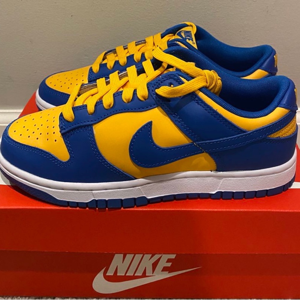 **SOLD**  Nike Dunk UCLA